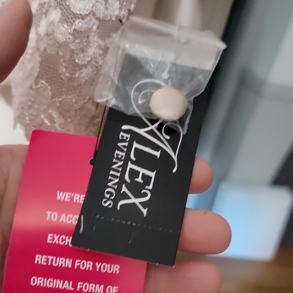 Alex Evenings Cream Sequin Cape Jacket - Picture 12 of 12